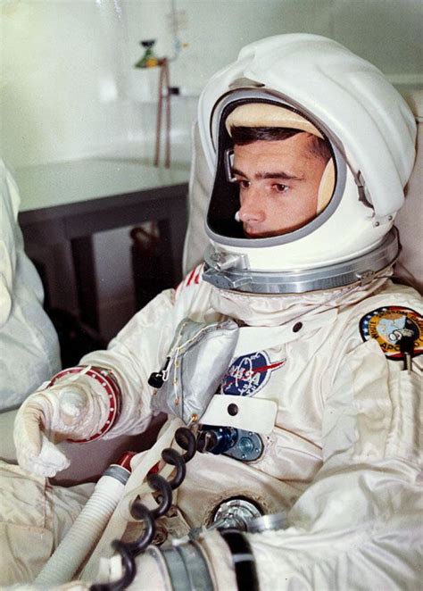 https://www.wikiwand.com/en/Gemini_space_suit in 2024 | Apollo 1, Space suit, Chaffee