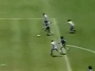 magazinelite: 26+ Diego Maradona Hand Of God Gif Pics