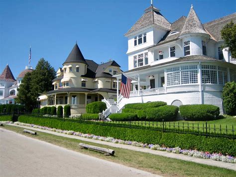 Mackinac Island: A Comprehensive Guide - A STRAY LIFE