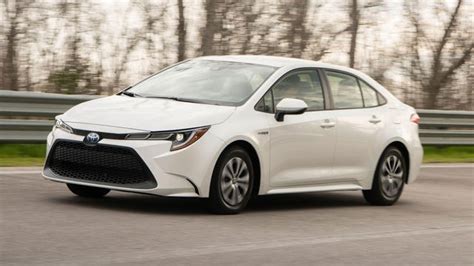 2020 Toyota Corolla Hybrid review: 2020 Toyota Corolla Hybrid first drive review: 53 MPG made ...