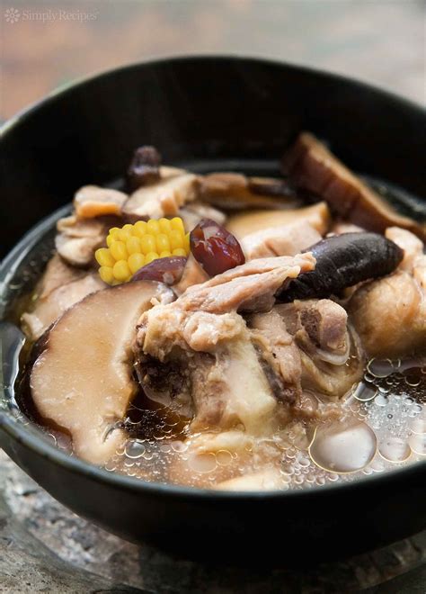 Nutritious Ginseng Chicken Soup with Mushroom & Sweet Corn | Claypot