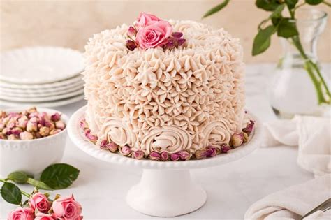 Vanilla Rose Cake - A Classic Twist