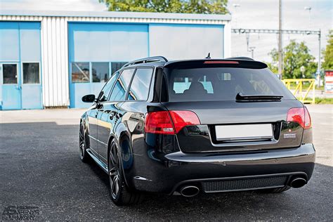 Audi RS4 Black Edition [2400x1600][OC] : shootingcars