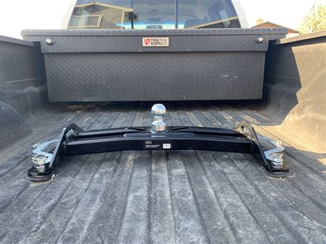 Ford Super Duty Gooseneck Hitch Kit