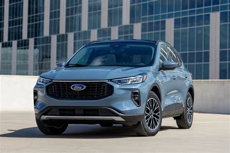 2023 Ford Escape PHEV Updated, Sport-Styled ST-Line Debuts - CNET