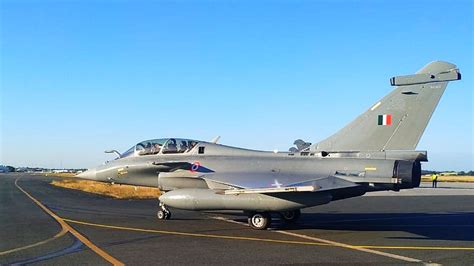 First Five Rafale Fighter Jets Fly from France to India - Defense News
