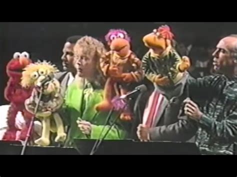 Jim Henson Muppet Memorial - One Person Acordes - Chordify