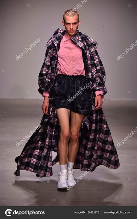 The Feng Chen Wang Runway show – Stock Editorial Photo © fashionstock #160562276