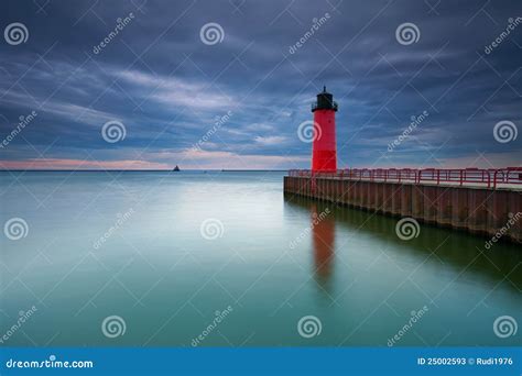 Milwaukee Lighthouse. stock image. Image of tranquil - 25002593