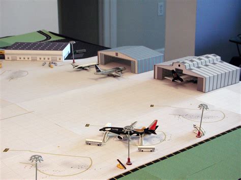 1:400 Model Airport Tropical Single Runway