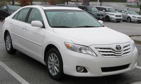 File:2010 Toyota Camry XLE -- 11-25-2009.jpg - Wikipedia