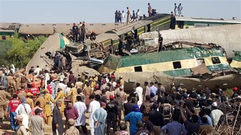 At least 63 killed, 100 injured in train collision in Pakistan: report ...