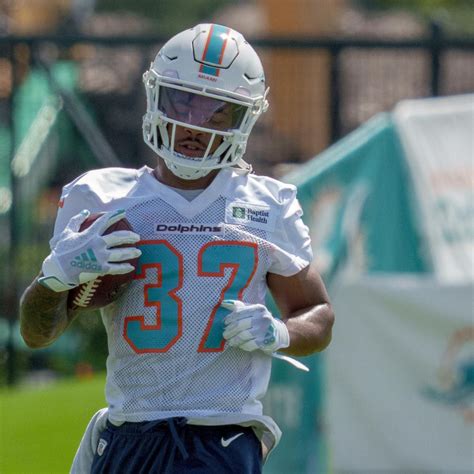 Dolphins' Top Players to Target in Fantasy Football Drafts | News ...