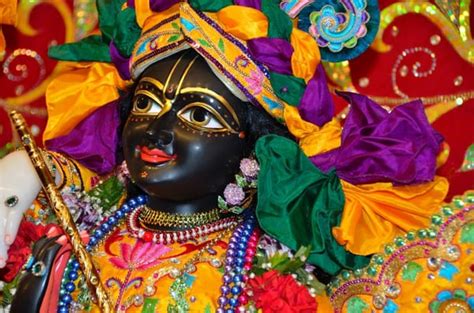 SRI KRISHNA BALARAM MANDIR - Updated November 2024 - 44 Photos & 18 ...