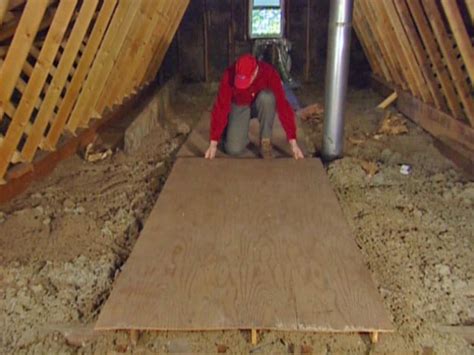 How to Install Blown-In Cellulose Insulation | how-tos | DIY