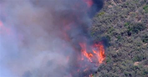 Riverside County fire breaks containment, surging to 2,206 acres near ...