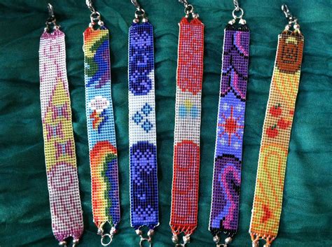 Pin by CraftFoxes.com on Geek and Nerd Crafts | Loom beading, Bead loom patterns, Bead loom ...