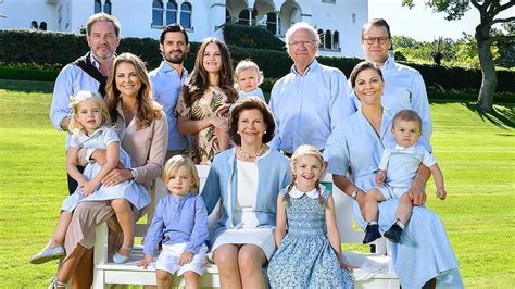 Royales Familienfoto: Madeleine und Sofia von Schweden widersetzen sich dem Dresscode