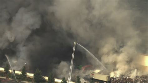 Massive fire erupts at warehouse in Riverside County | FOX 11 Los Angeles