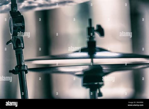 Cymbals of a drum kit Stock Photo - Alamy