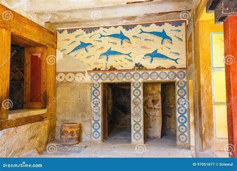 Interior of the Minoan Palace of Knossos Editorial Photography - Image of kolumn, largest: 97051677