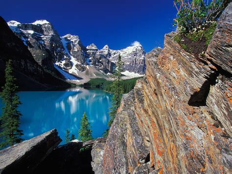 Moraine Lake and Valley of the Ten Peaks Banff National Park Canada ...