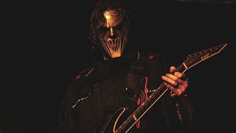 ESP Guitars Welcomes Mick Thomson (Slipknot) to Artist Roster - The ESP ...