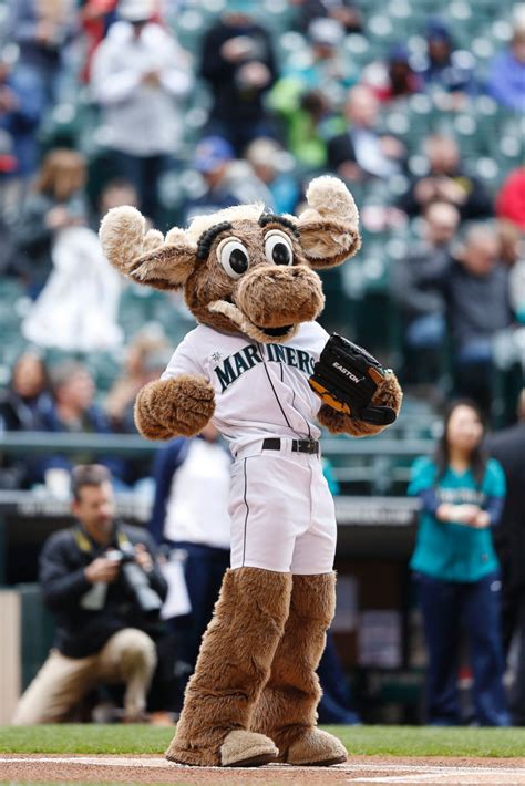 Baseball mascots show off their moves Photos | Image #91 - ABC News