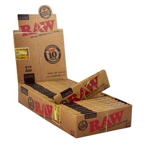 RAW Classic 1 1/4 Cigarette Papers Medium Size Unbleached - Paperguru ...