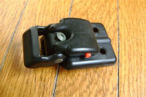 Sell 1989-1998 GEO TRACKER SUZUKI SIDEKICK CONVERTIBLE TOP LATCH. in Brockton, Massachusetts ...