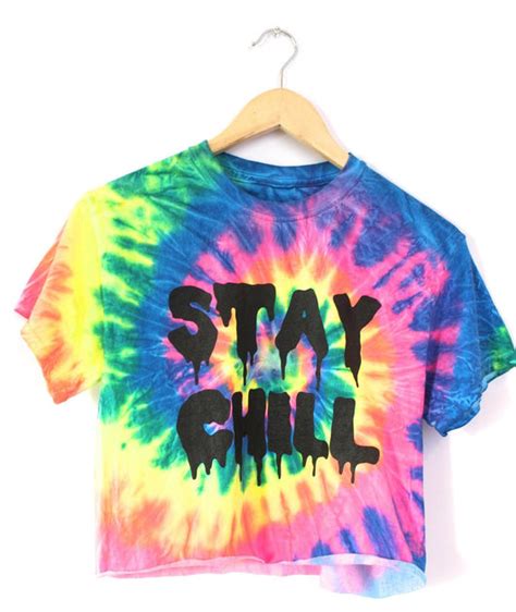 STAY CHILL Neon Rainbow Tie-Dye Graphic Unisex Crop Top – Era of Artists