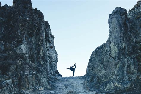 Red Rocks yoga | Location: Red Rocks (Pari-whero) in Welling… | Flickr