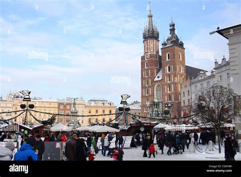 Krakow Christmas market and basilica of st Mary. Market square, Krakow ...