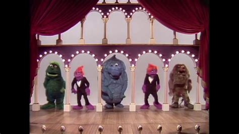 Muppet Songs: Muppet Show Theme Season 2 - YouTube