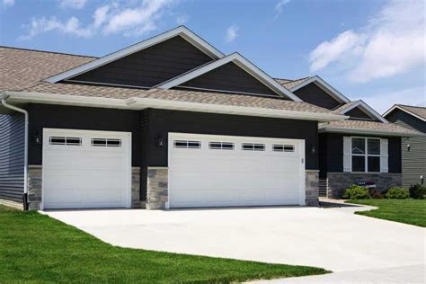 Traditional Steel Garage Doors by Overhead Door™ | DC MD PA VA