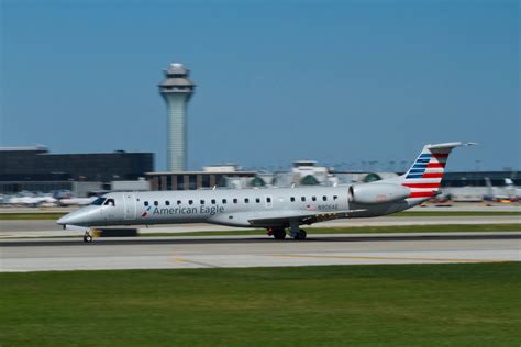 Envoy Embraer ERJ-145 at Toledo on Jan 17th 2018, smoke indication ...