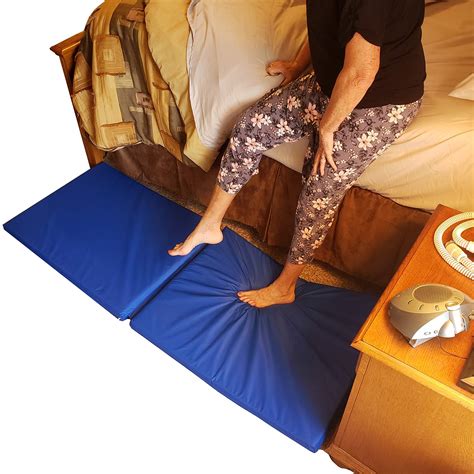 Amazon.com: Roscoe Medical Fall Mat - Bedside Fall Floor Mat for Safety Protection - Folding ...