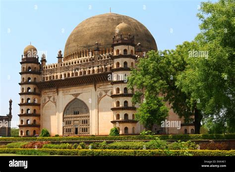 BIJAPUR - DECCAN SULTANATE Stock Photo - Alamy