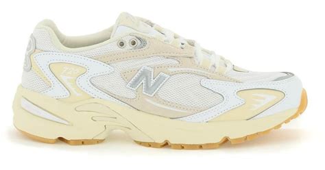 New Balance 725 Sneakers in White | Lyst