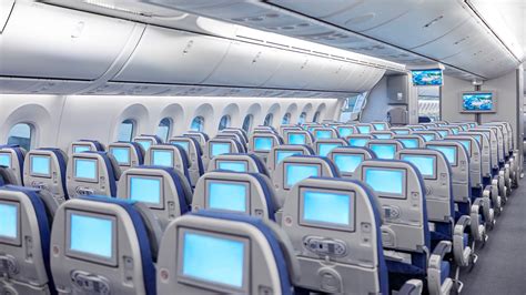 In-Flight Etiquette Depends on Your Plane Seat | Condé Nast Traveler