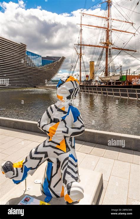 Royal Research Ship Discovery at Discovery Point; Dundee with V&A ...