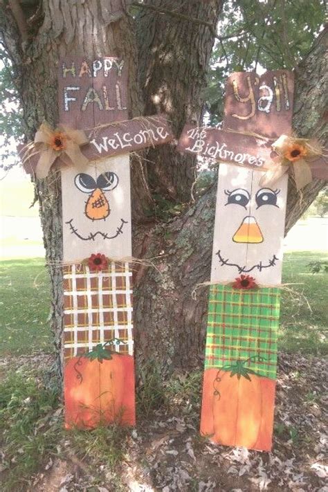 Scarecrows made from fence wood Scarecrow in 2020 | Fall crafts diy, Fence post crafts, Fall crafts