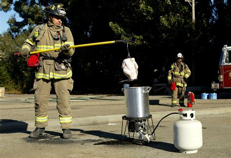 Fire Department’s Do’s & Don’ts Of Deep Frying Your Turkey - Lite Rock 96.9