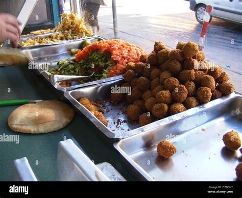 kosher falafel in jerusalem Stock Photo - Alamy