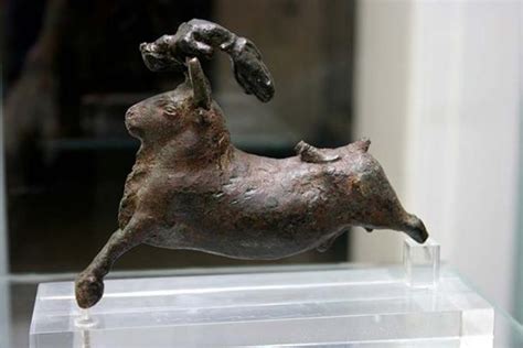 Taking the Bull by the Horns: The Perilous Minoan Practice of Bull-Leaping | Ancient Origins