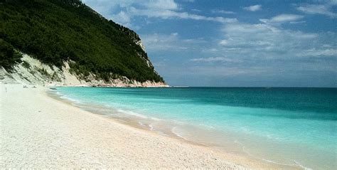 5 Quiet Beaches on Italy's Adriatic Coast - D&G Design