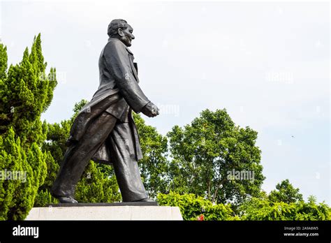 Statue of Mr Deng Xiaoping in Lianhuashan Park of Shenzhen, the leader who was Chief Designer of ...