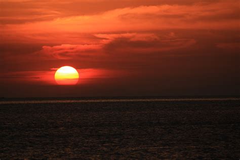 Wallpaper : horizon, afterglow, sunset, Sun, sunrise, red sky at morning, calm, sea, atmosphere ...