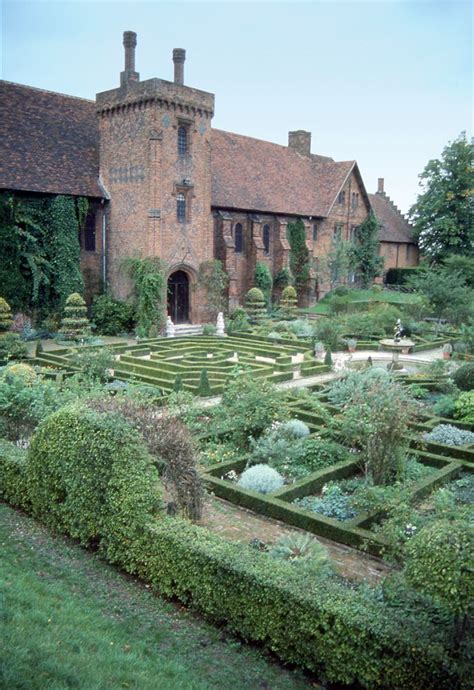 17 Best images about Hatfield house on Pinterest | Gardens, Maze and Young queen elizabeth