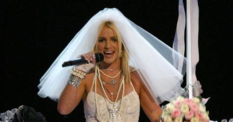 Britney Spears Pic of the Day: Britney Spears - MTV VMA Performance 2003